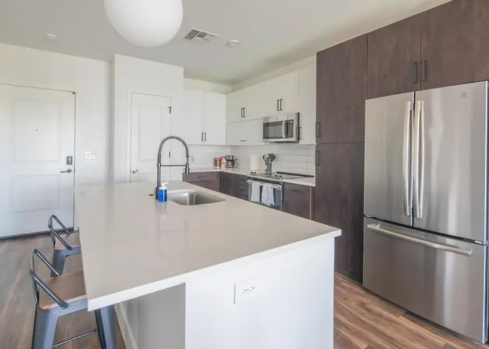 Apartment Beautiful 1bd - Pool, Gym, Parking, W-d - Sleeps 4 *