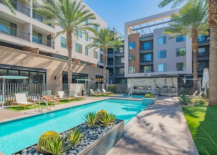 Beautiful 1bd - Pool, Gym, Parking, W-d - Sleeps 4 Tempe